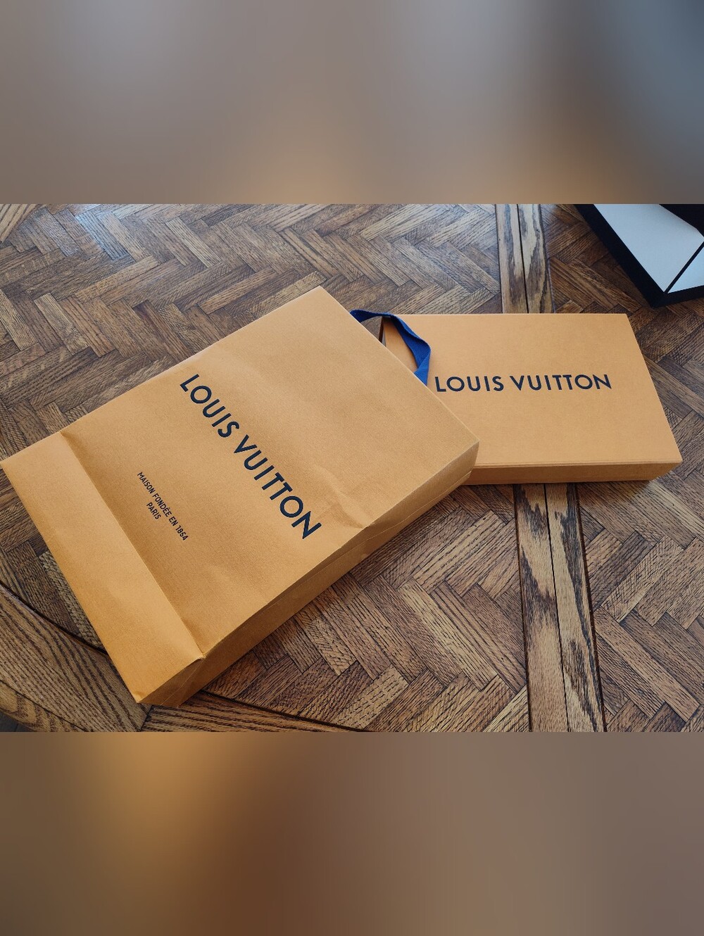Authentic LOUIS VUITTON Magnetic Gift Box Shopping Bag Ribbon Card Receipt - Picture 2 of 11